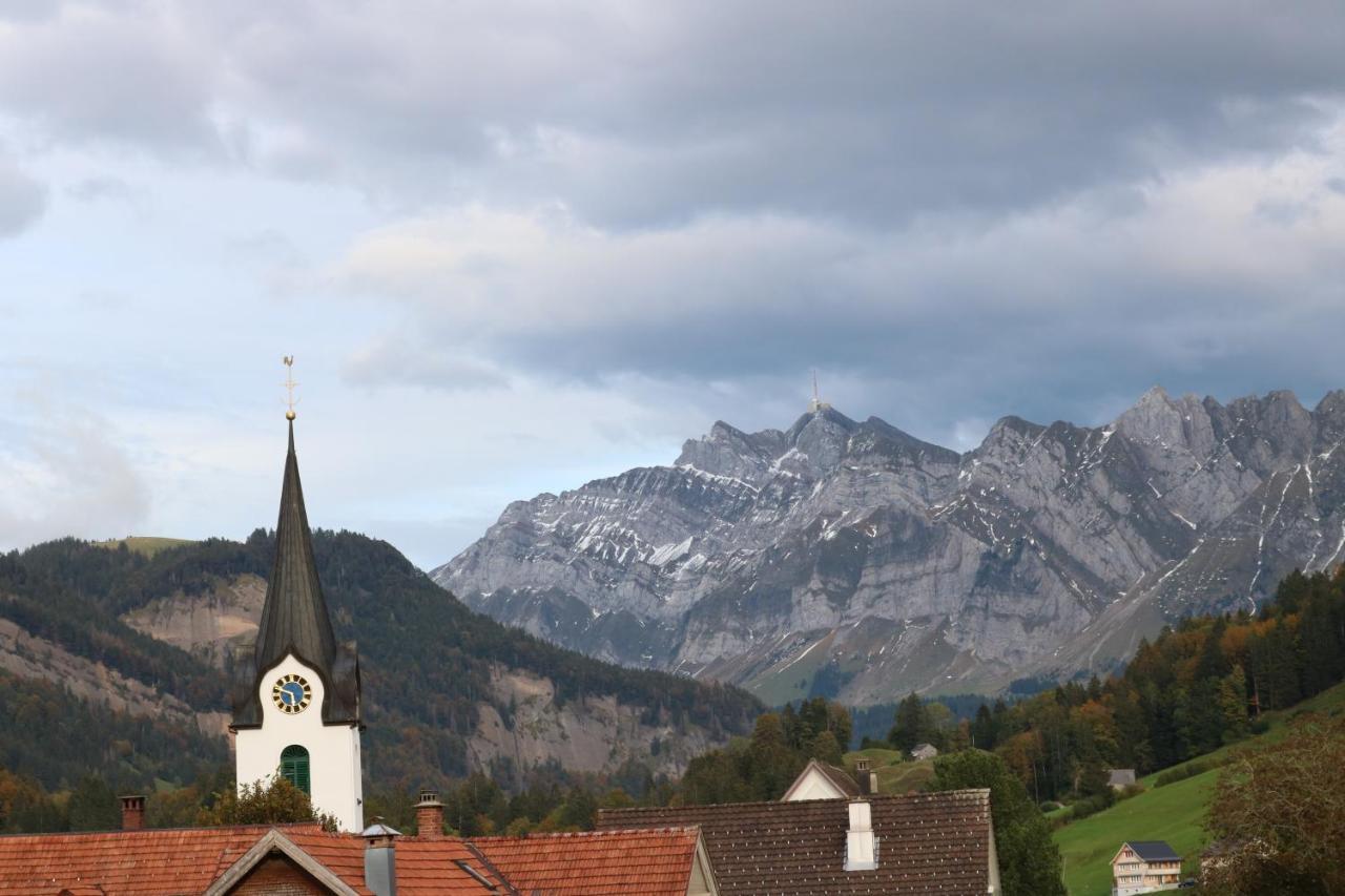 Bed and Breakfast Schlafen Im Sternen Ennetbuehl Nesslau Екстер'єр фото